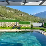 Villa Oludeniz 4 Bedroom 2404 *
