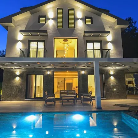Oludeniz 4 Bedroom 2404 Villa Fethiye